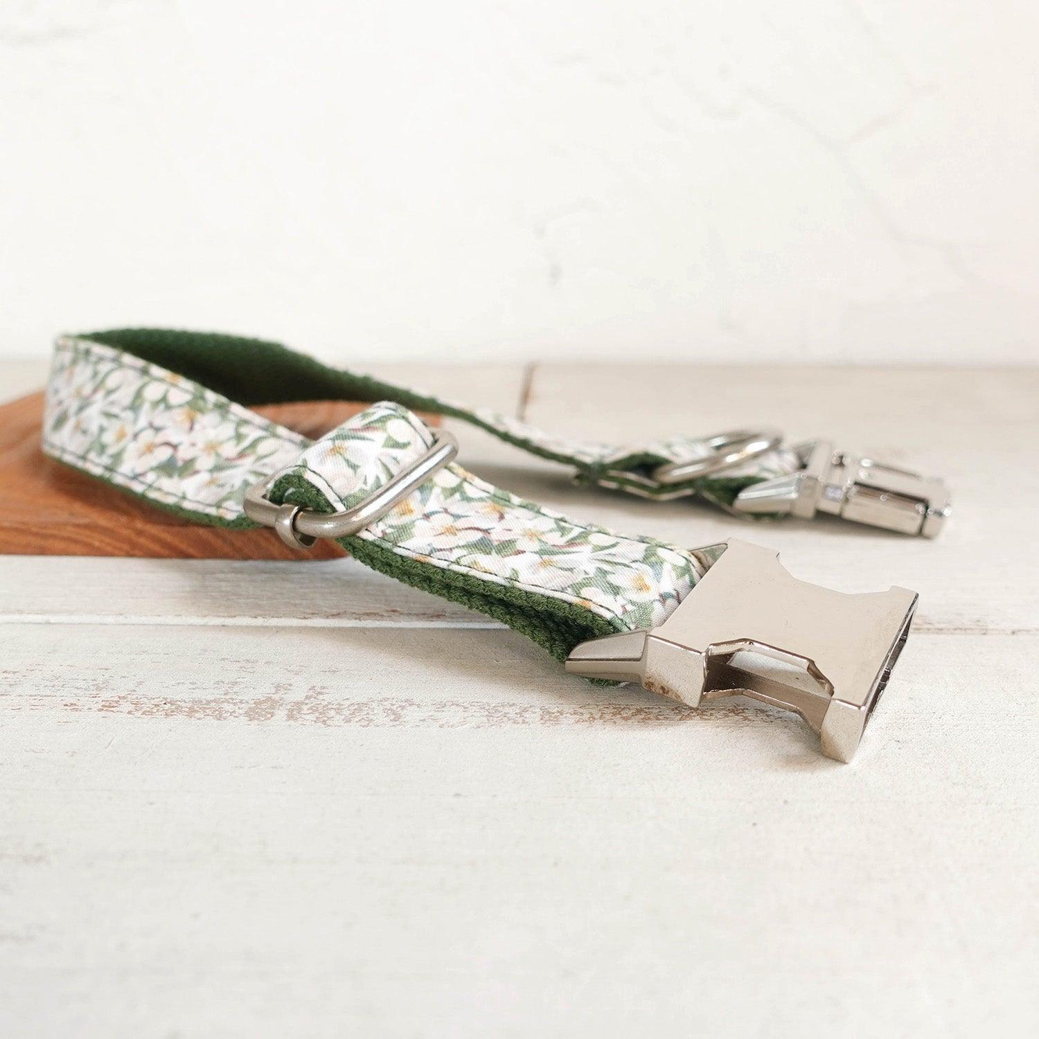 White Flower Green Personalized Dog Collar Set - iTalkPet